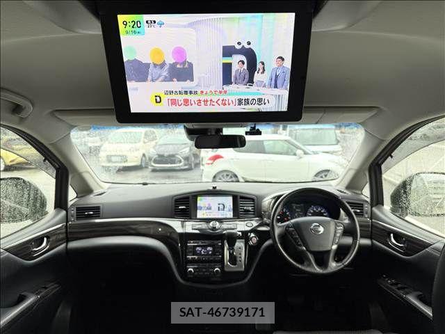 Nissan ELGRAND 2019-03 8879621-1