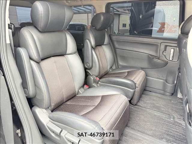 Nissan ELGRAND 2019-03 8879621-25