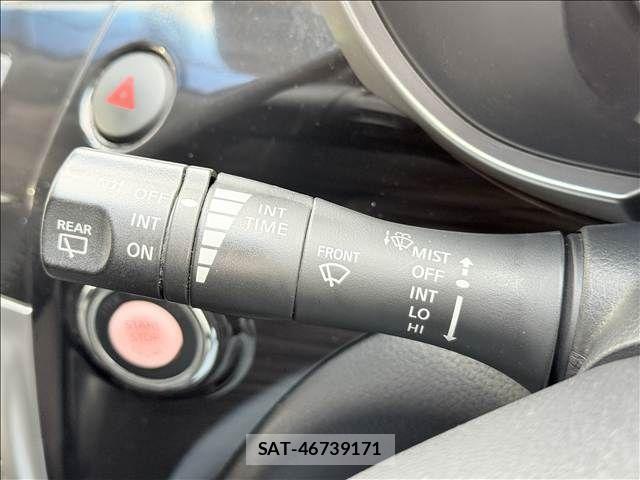 Nissan ELGRAND 2019-03 8879621-27