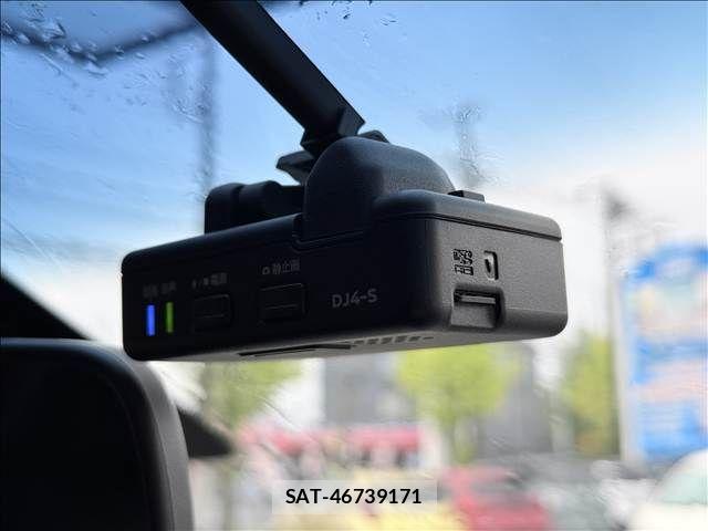 Nissan ELGRAND 2019-03 8879621-3