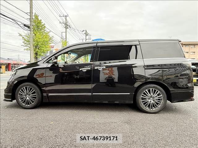 Nissan ELGRAND 2019-03 8879621-5