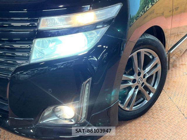 Nissan ELGRAND 2012-11 8879625-11
