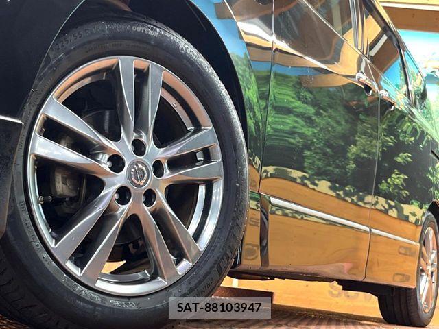 Nissan ELGRAND 2012-11 8879625-12