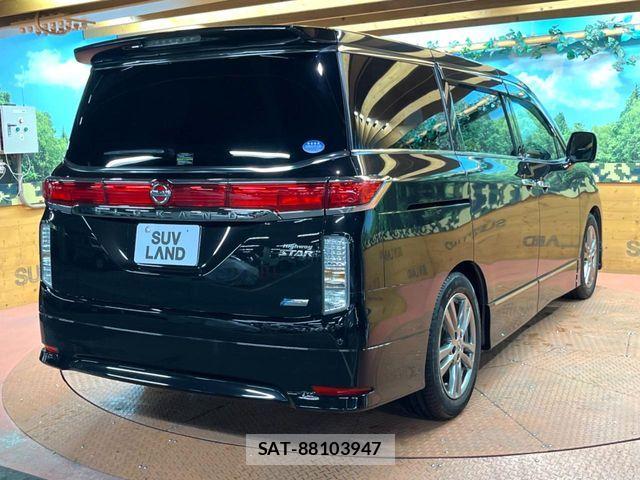 Nissan ELGRAND 2012-11 8879625-16