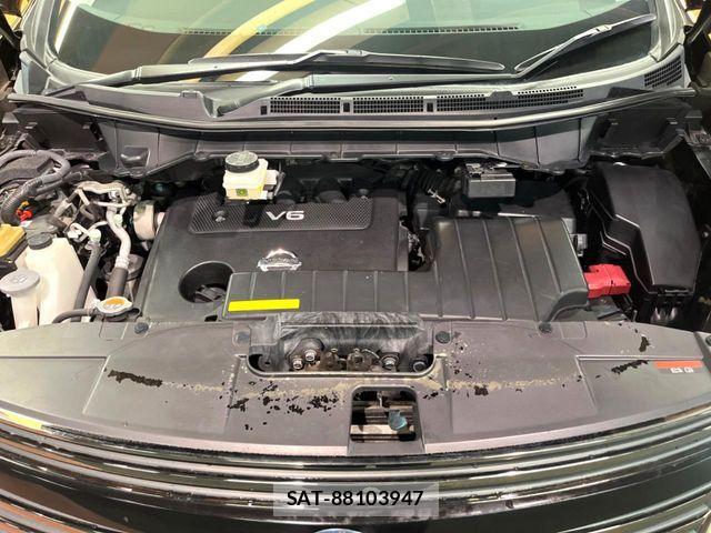 Nissan ELGRAND 2012-11 8879625-17