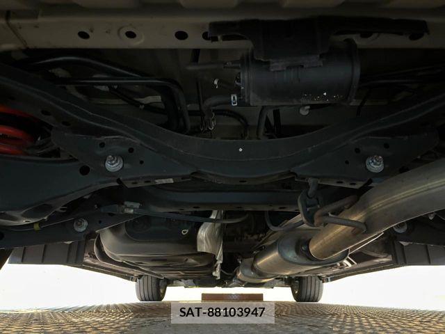 Nissan ELGRAND 2012-11 8879625-18