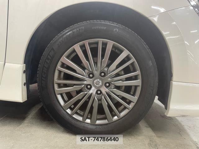 Nissan ELGRAND 2019-03 8879615-1