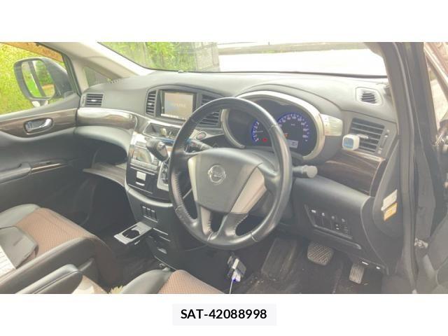 Nissan ELGRAND 2011-12 8879629-9