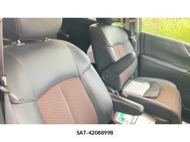 Nissan ELGRAND 2011-12 8879629-10
