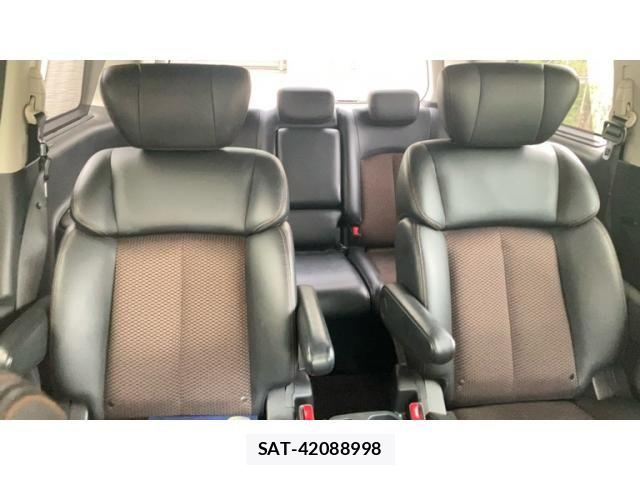 Nissan ELGRAND 2011-12 8879629-11
