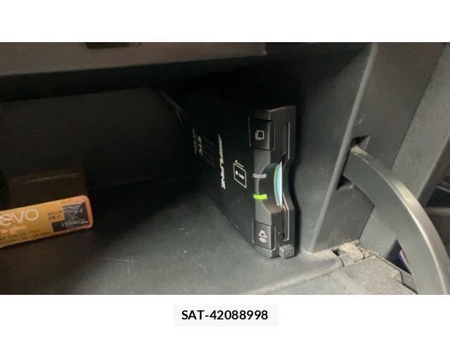 Nissan ELGRAND 2011-12 8879629-21