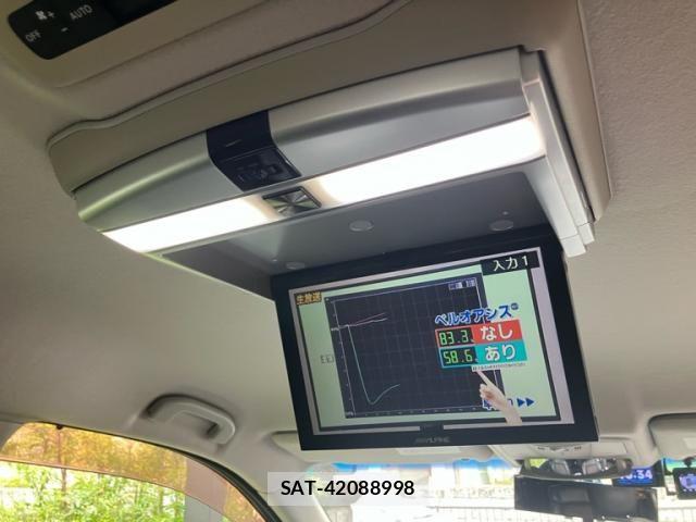 Nissan ELGRAND 2011-12 8879629-23