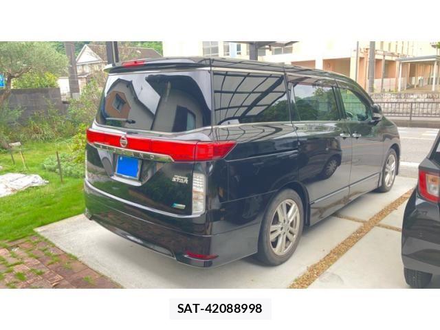 Nissan ELGRAND 2011-12 8879629-2