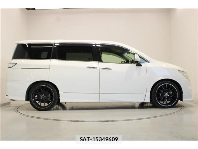 Nissan ELGRAND 2014-06 8879624-12