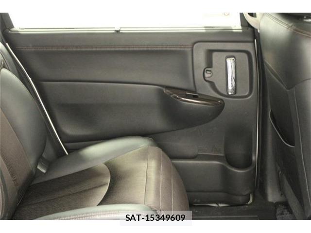 Nissan ELGRAND 2014-06 8879624-29