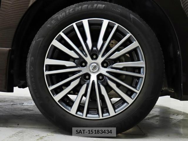 Nissan ELGRAND 2014-02 8879622-11