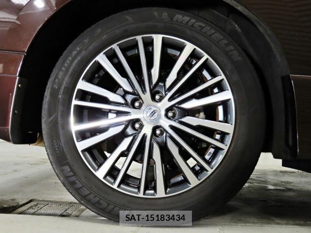 Nissan ELGRAND 2014-02 8879622-12
