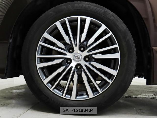 Nissan ELGRAND 2014-02 8879622-13