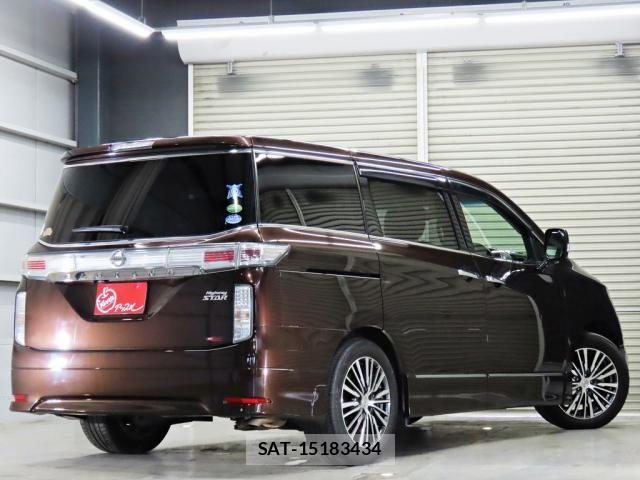 Nissan ELGRAND 2014-02 8879622-1