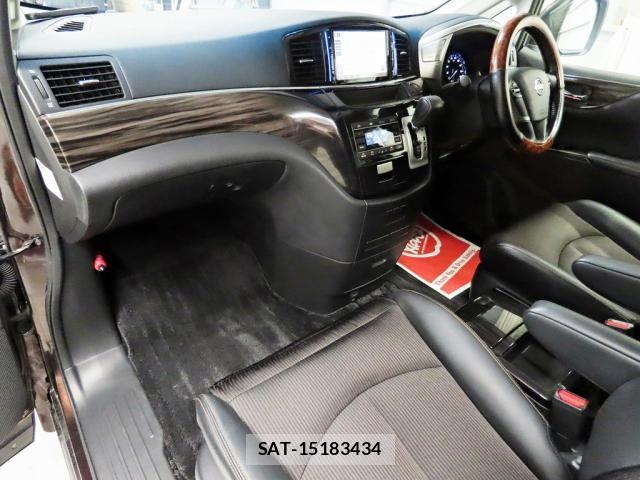 Nissan ELGRAND 2014-02 8879622-19