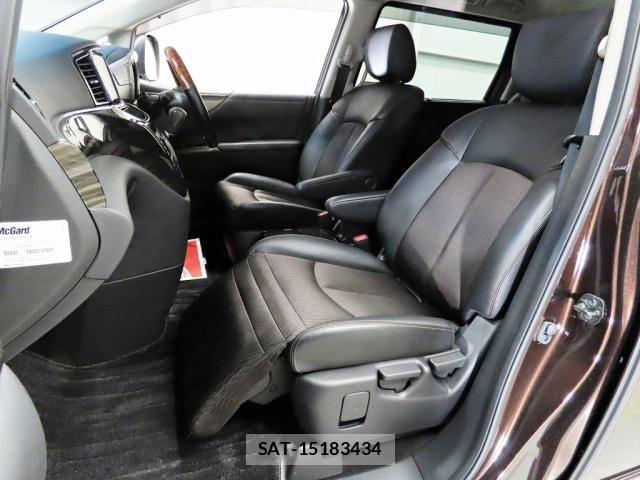 Nissan ELGRAND 2014-02 8879622-21