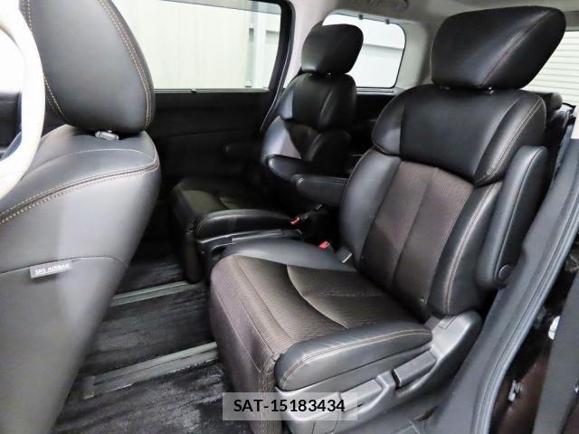 Nissan ELGRAND 2014-02 8879622-23