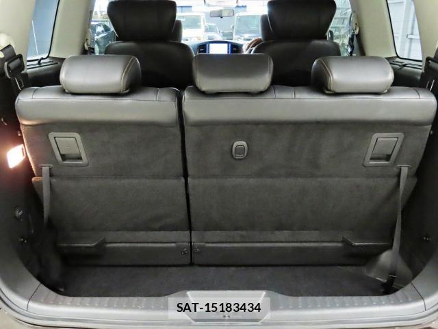 Nissan ELGRAND 2014-02 8879622-26