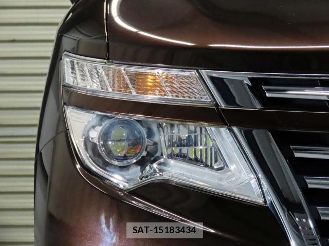 Nissan ELGRAND 2014-02 8879622-8