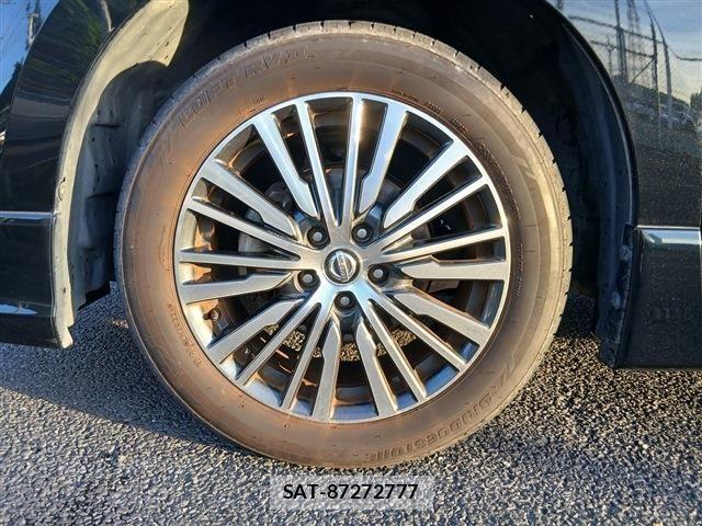 Nissan ELGRAND 2021-02 8879616-12