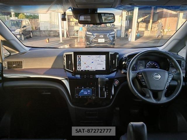Nissan ELGRAND 2021-02 8879616-17