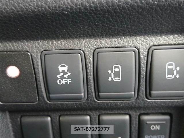 Nissan ELGRAND 2021-02 8879616-5