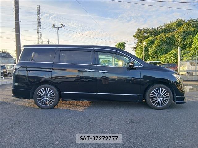 Nissan ELGRAND 2021-02 8879616-7