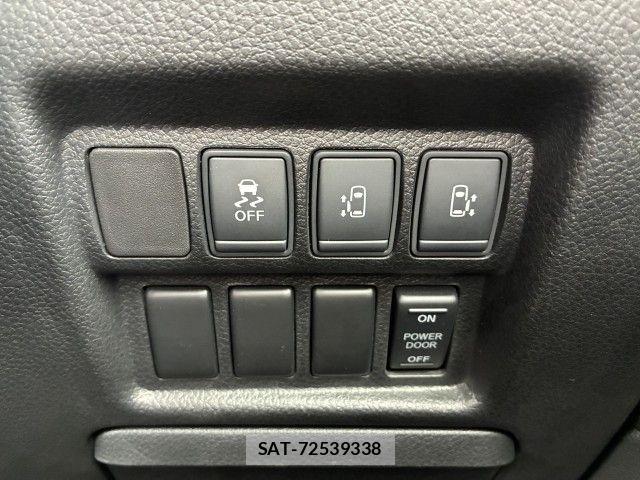 Nissan ELGRAND 2014-03 8879620-12