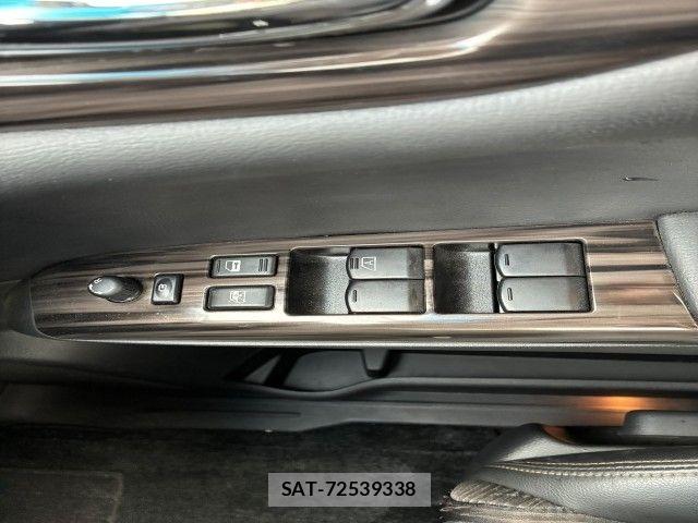 Nissan ELGRAND 2014-03 8879620-17
