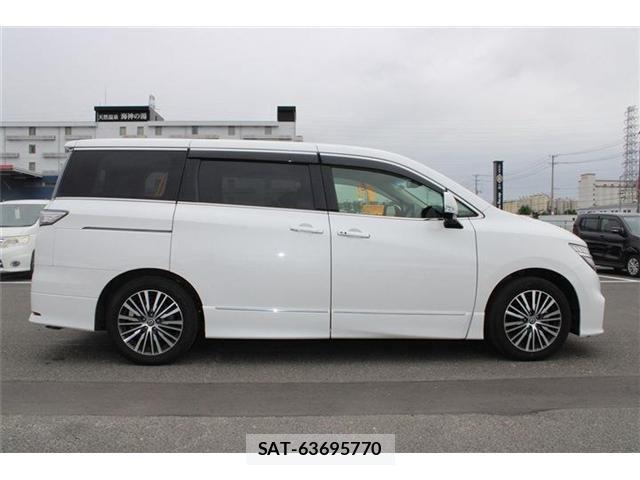 Nissan ELGRAND 2022-01 8879617-9