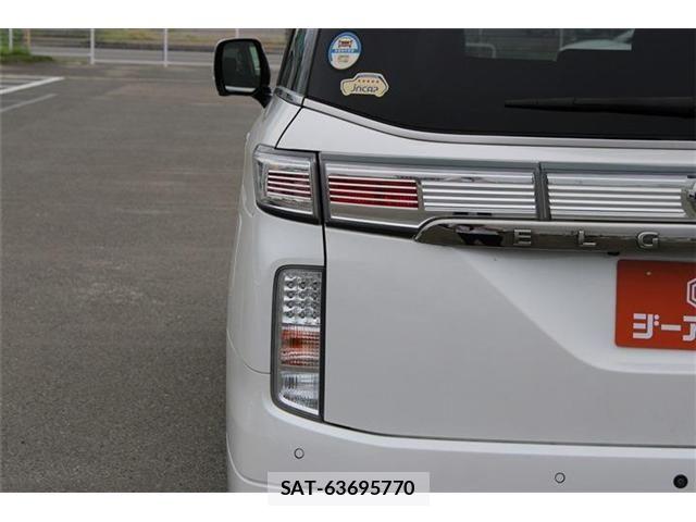 Nissan ELGRAND 2022-01 8879617-12