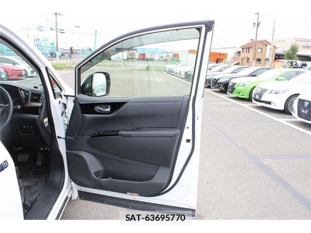 Nissan ELGRAND 2022-01 8879617-24