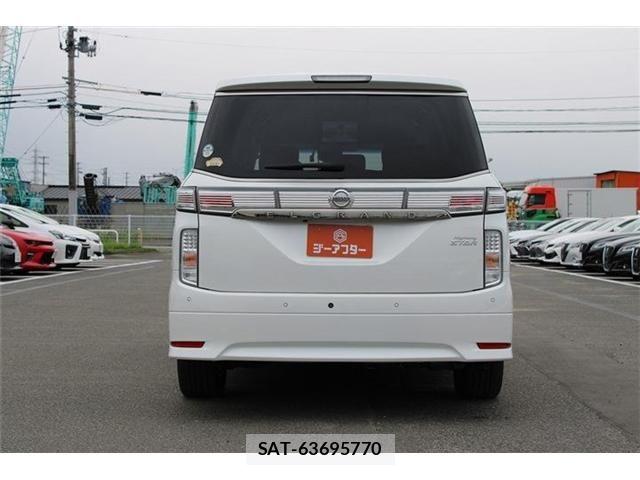 Nissan ELGRAND 2022-01 8879617-7