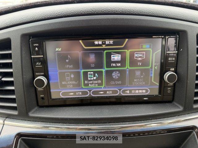 Nissan ELGRAND 2018-06 8879623-11