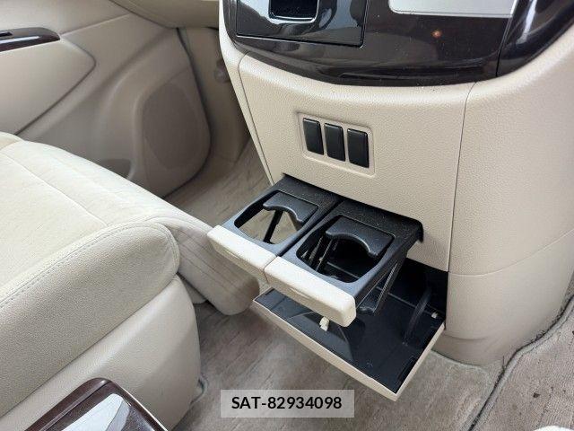Nissan ELGRAND 2018-06 8879623-16