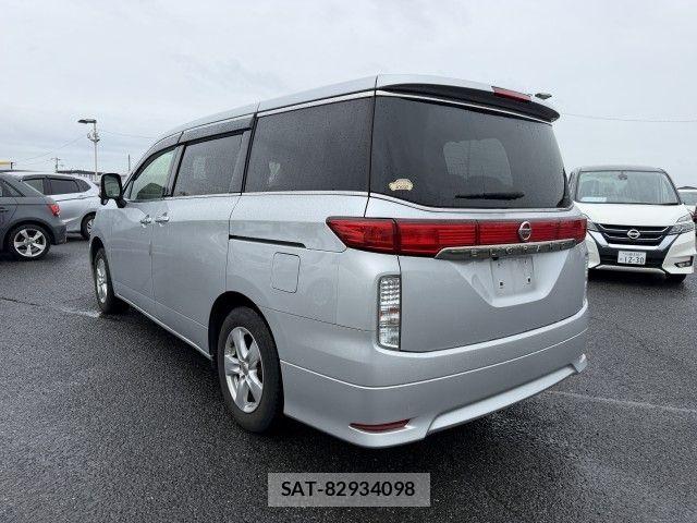 Nissan ELGRAND 2018-06 8879623-23