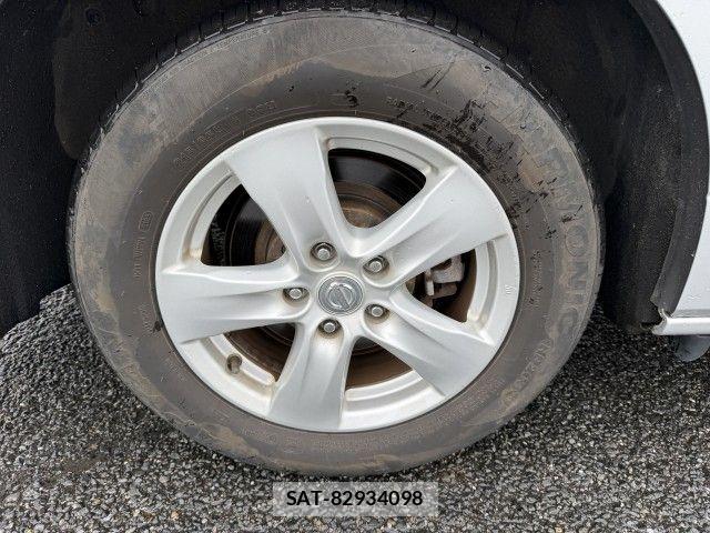 Nissan ELGRAND 2018-06 8879623-25