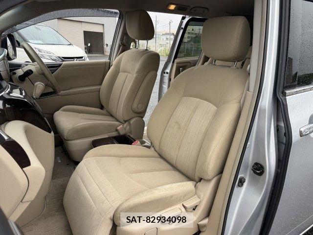 Nissan ELGRAND 2018-06 8879623-4