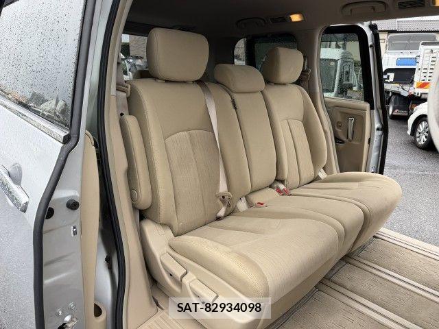 Nissan ELGRAND 2018-06 8879623-6