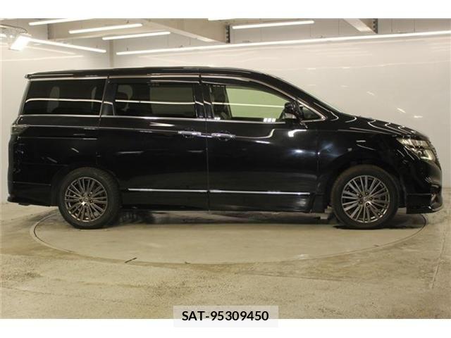 Nissan ELGRAND 2021-01 8883579-3