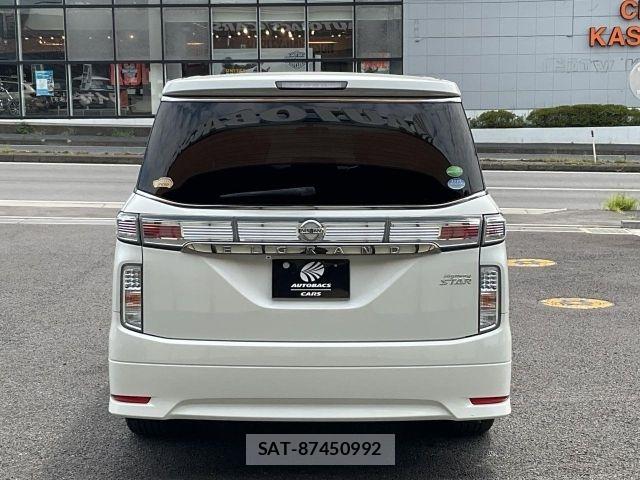 Nissan ELGRAND 2017-01 8883576-10