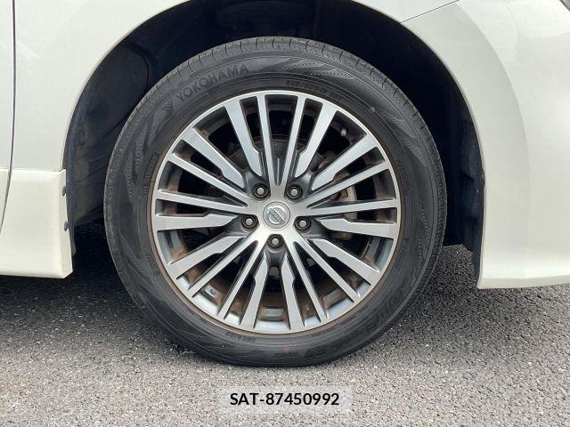 Nissan ELGRAND 2017-01 8883576-13
