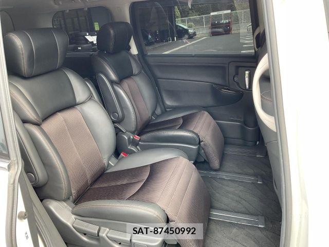 Nissan ELGRAND 2017-01 8883576-16
