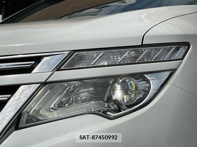 Nissan ELGRAND 2017-01 8883576-22