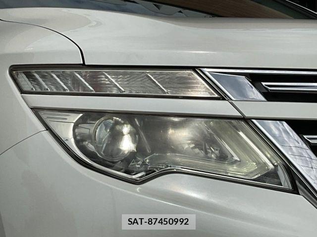 Nissan ELGRAND 2017-01 8883576-23